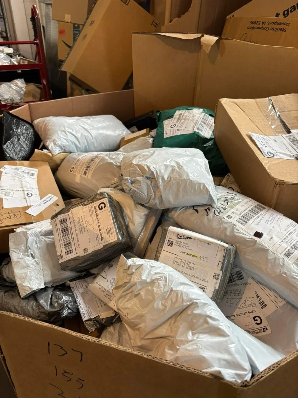 180 Large box Amazon Walmart TJ max marshal Target return LIQUIDATION MYSTERY - Picture 8 of 14